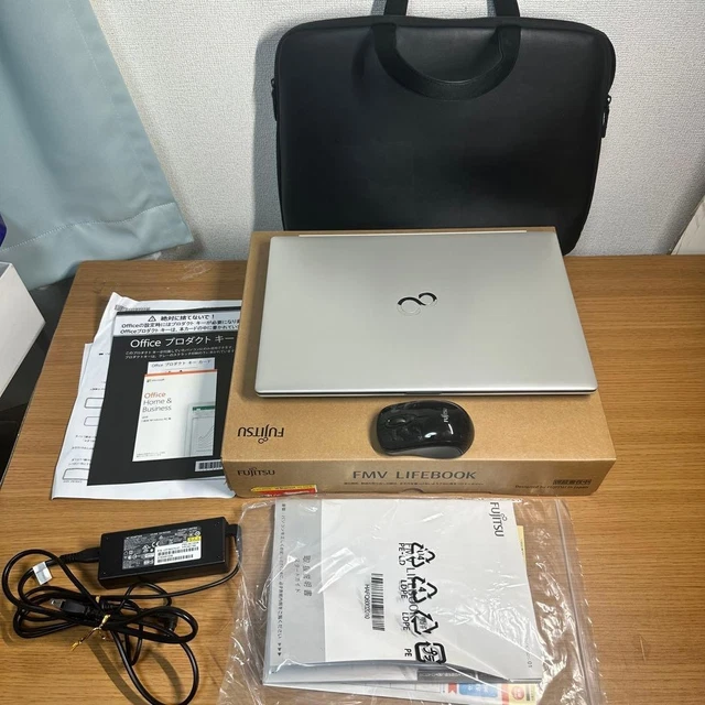 FUJITSU LIFEBOOK AH53/B3 8th generation i7 high speed SSD Notebook