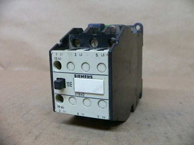SIEMENS 3TB42 10-0A Contactor 500 V 30 A 3 Pole 3TB42100A