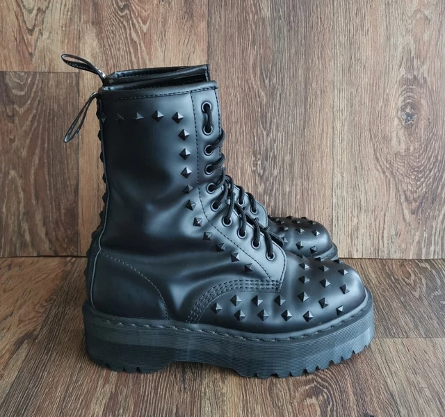 doc martens 1490 stud