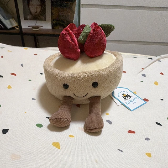 NEW JELLYCAT AMUSEABLES Fleurette Tarte Aux Fraises Doll with tag £18. ...