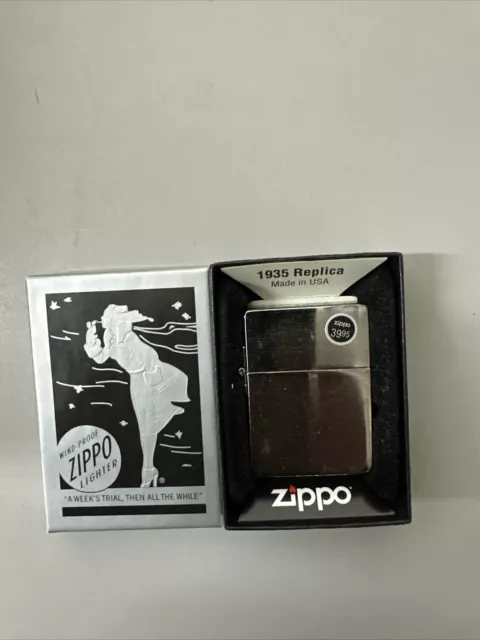 Zippo 1935 Replica Brushed Chrome without Slashes Pocket Lighter