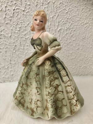 Vintage Lefton Lady With Roses Dress Figurine ~ Roses In Hand #2571 HTF