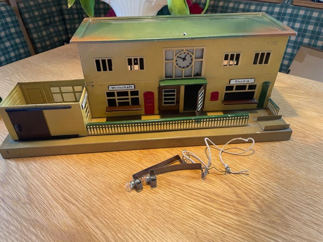 Märklin Bahnhof, Blechspielzeug, Spur 0, Antik ca. 1935, beleuchtet