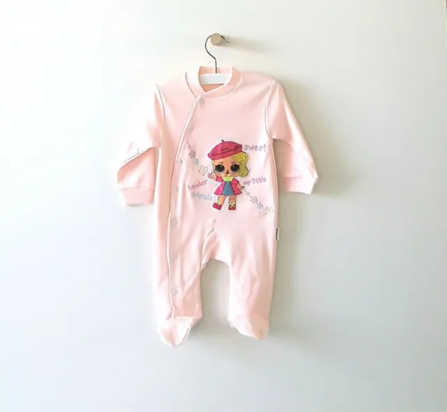 NEU Mädchen Baby Kleidung Strampler Girl Einteiler 56 62 68 Puppe Cute Rosa Süß