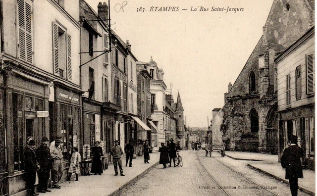 CPA ETAMPES (91 Essonne), animée, la rue Saint-Jacques, années 1900