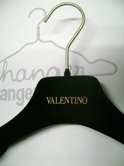 https://www.picclickimg.com/DXkAAOSwRs1dryR1/Valentino-Black-Velvet-Felt-14-1-2-Suit-Hangers.webp
