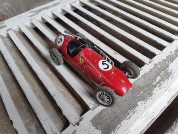 Voiture 1/16 Ferrari F1 500 Tonka Polistil 1:16 E F2 1951 à restaurer
