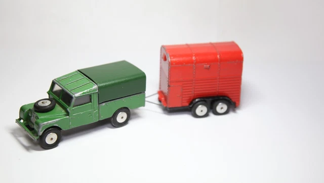 Corgi Toys 1:36 Working LAND ROVER LWB + HORSEBOX TRAILER WEATHERED Car MIB`02