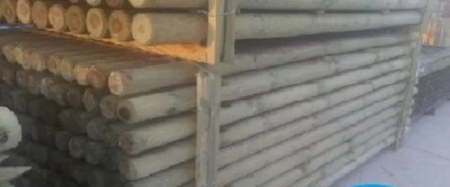 ronde poteau de bois de pin traité poteau en bois paddock clôture