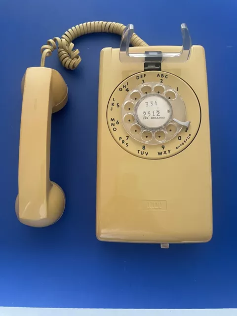 Vintage 70s ITT Kellogg Rotary Dial Wall Phone And Handset Tan Beige