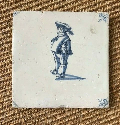 ANTIQUE 18C c.1725 DUTCH DELFT TILE BLUE AND WHITE DEPICTING A GENTLEMAN