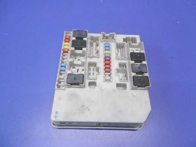 BOÎTE À FUSIBLES du compartiment moteur Renault Clio MK3 356229A EUR
