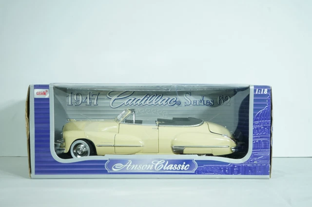 Anson 1/18 Scale Model Car 30335 - 1947 Cadillac Series 62 - White