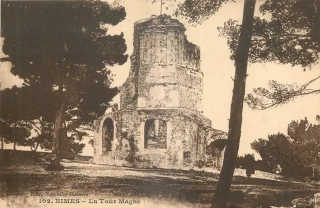 30  Nimes  La Tour Magne