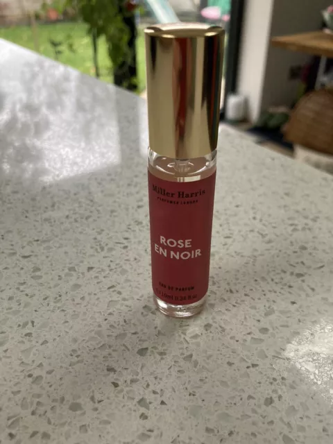 Miller harris rose en noir 2025