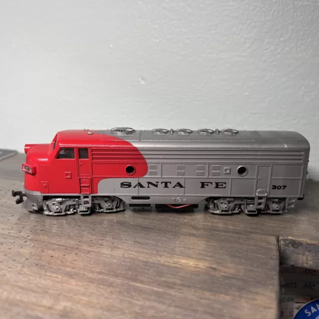 Bachmann HO Santa Fe #307 Powered Locomotive