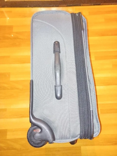 Tumi 2 Wheel Expandable Suitcase Luggage Gray 22922GH Carry-on Dual Handles 10