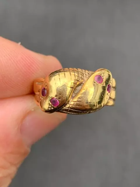 9ct gold double headed ruby eyed snake ring, 9k 375 heavy 5.4 grams