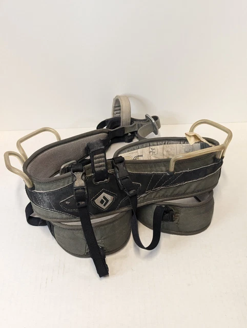 Black Diamond Men’s Momentum Harness Large 33"-36"- Slate Color