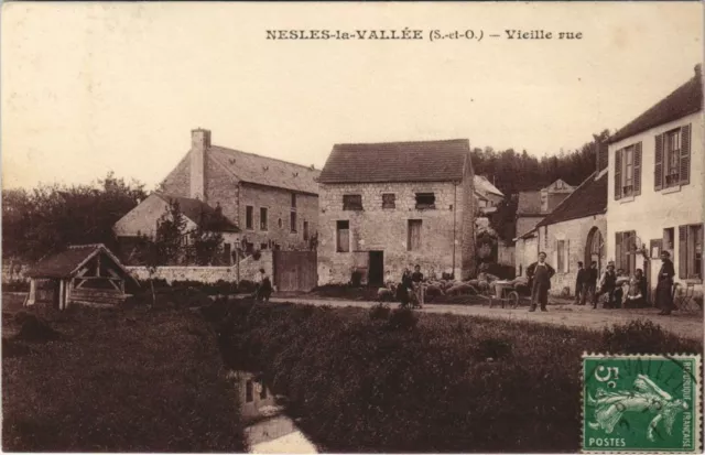 CPA NESLES-la-VALLEY Old Street (809993)