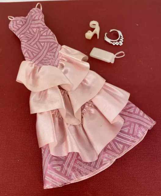 Mattel 2014 ☆ Pink & Fabulous BARBIE ☆ Ruffle Dress & Accessories / Outfit