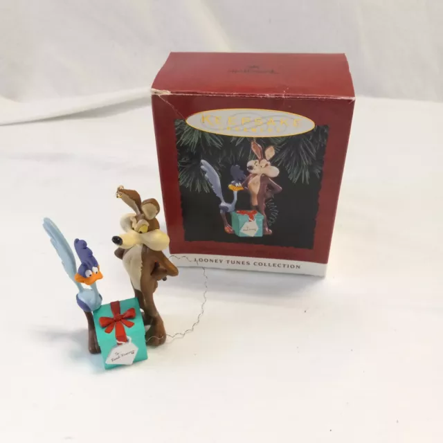 VINTAGE 1994 HALLMARK Road Runner Wile E. Coyote Looney Tunes Christmas