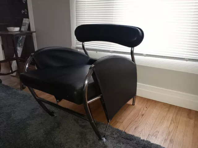 Vintage streamline modern Morosso Italian black Leather lounge Chair uno 1