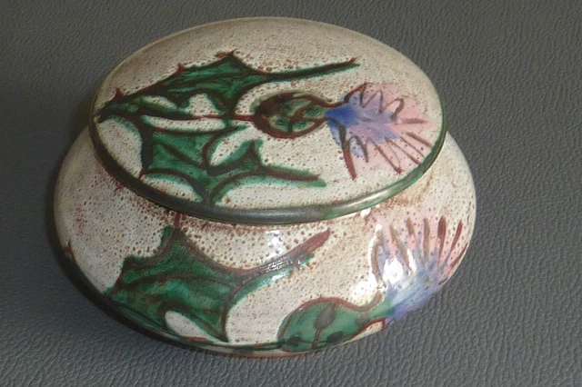 ANCIENNE BONBONNIÈRE OU boite à bijoux en céramique blanche fleur en