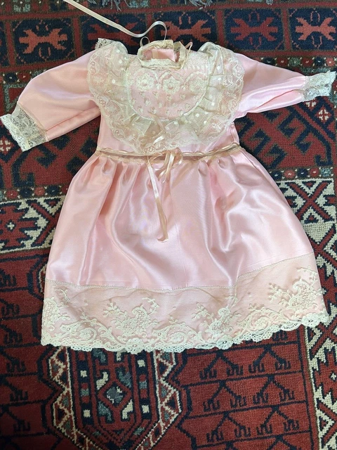 Belle robe poupée ancienne Jumeau, Bru Steiner etc...