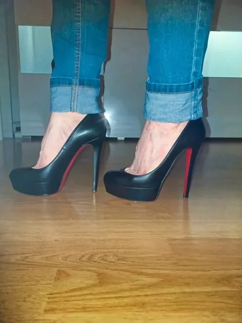 ✅👠Véritable Escarpins Christian Louboutin bianca T36.5