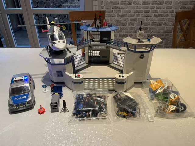 PLAYMOBIL City Action Polizeistation mit Gefängnis (6919) + Hubschrauber + Auto
