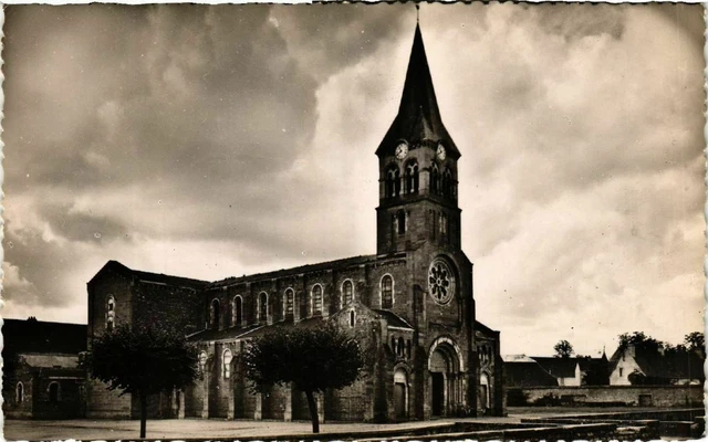 CPA Rocroi Ardennes, l'église 1925 - Collection