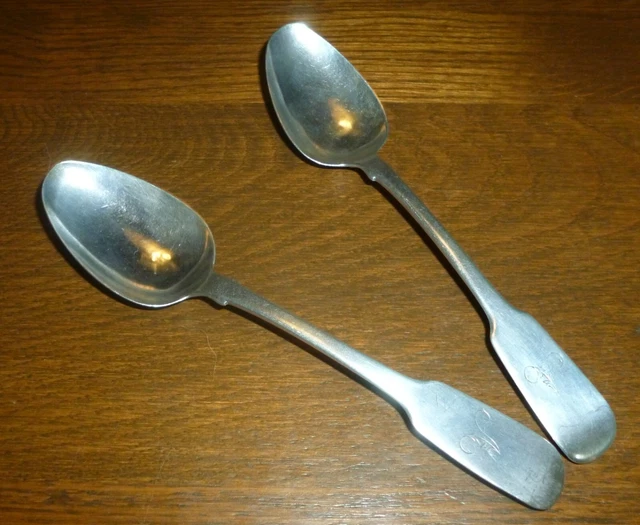 Antico paio di cucchiai da dessert argento argento di John Meek, Londra 1822