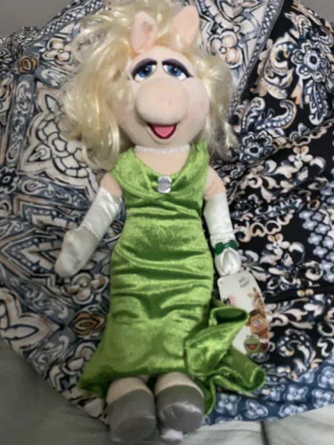 New Miss Piggy 20" Green Gown Dress Plush Disney Store The Muppets Most Wanted