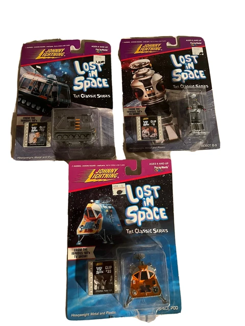 Johnny Lightning  Lost in Space Robot B-9 The Chariot Space Pod Lot