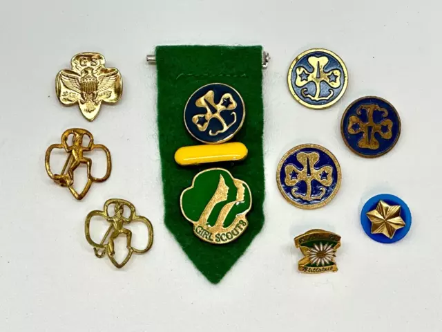 Vintage Girl Scouts GSA Membership Pins Badges Juliett Low Birthplace Pin Lot