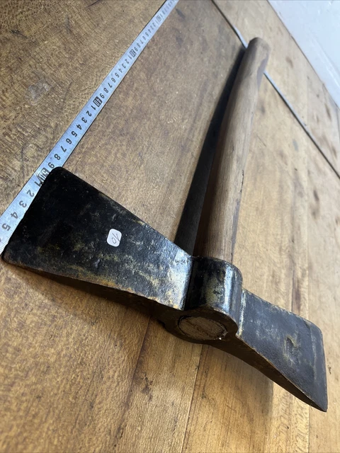 MARTEAU TAILLANT RUSTIQUE, outil ancien de tailleur de pierre et de