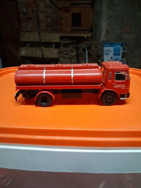 Camions / Fourgons / Utilitaires - Saviem SM5C Bétaillère
