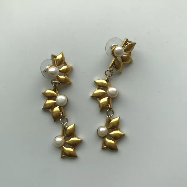 Lulu Frost Pacific Pearl Earrings Gold 2 Right White Floral Drop Dangle Mismatch