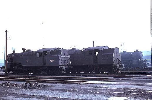 Original colour slide of 42074 LMR steam loco