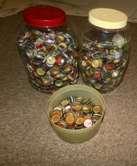 Huge Lot of Assorted Vintage Soda Bottle Caps   Various Conditions LOOK !!!!!!