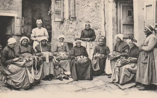 CPA LE PUY (43) Groupe de Dentellières des environs du Puy