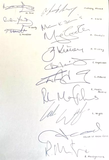 Cricket - 13 Sussex autographs 2005