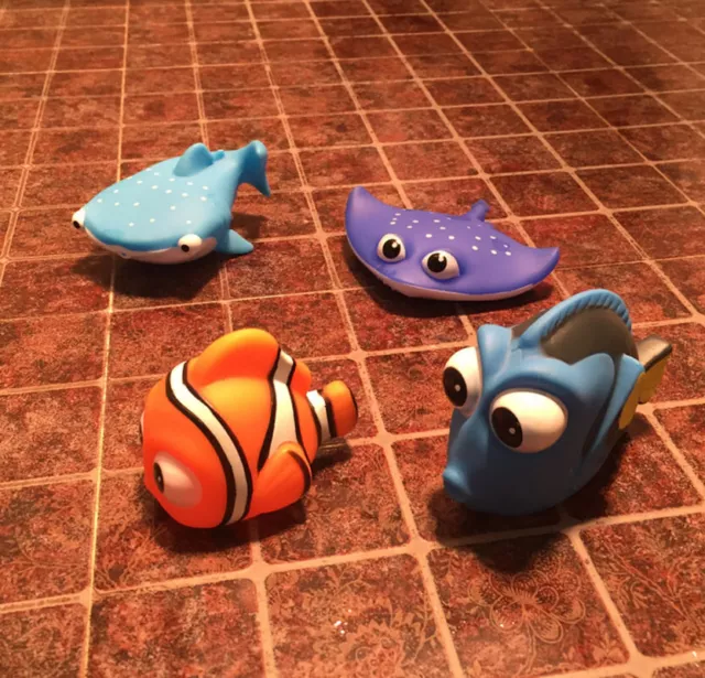 4PCS/Lot Kids Nemo Bath Toys Soft Rubber Floating Water Spray Bathing Dolls