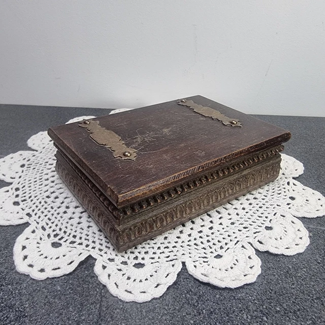 Boîte ancienne en bois Noirci Napoléon III rehaussé de laito