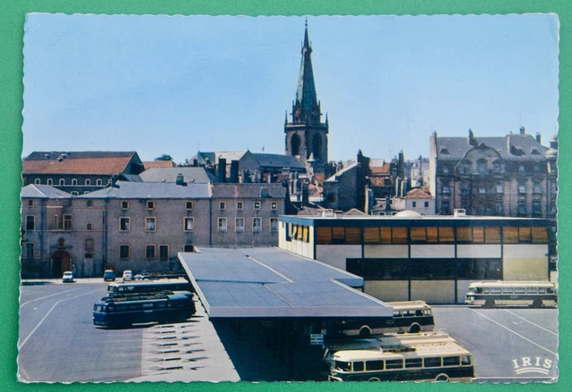 Carte postale 57 - Metz - gare routière - autocars Chauson et Saviem