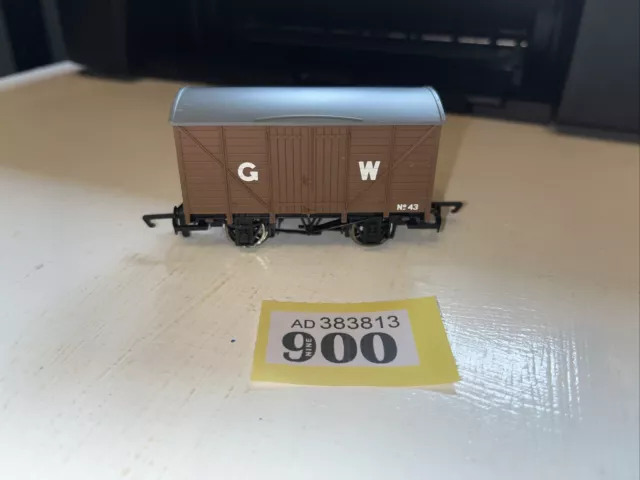 Hornby train GW vent van wagon No 43. 00 gague.