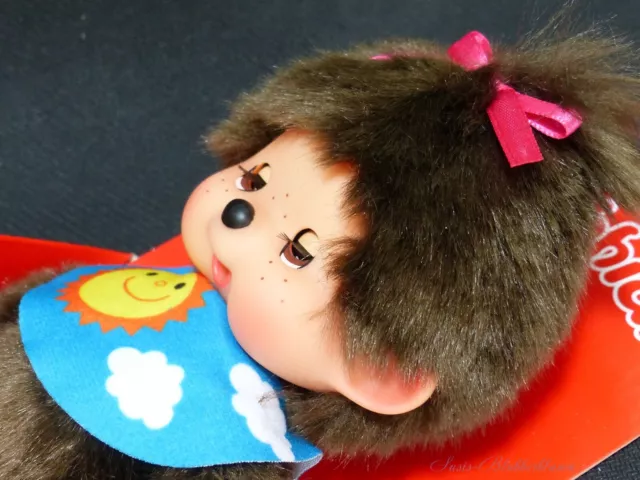 Sekiguchi Monchhichi Mädchen mit Schlafaugen und buntem Lätzchen, 20 cm 2