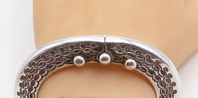 925 Sterling Silver - Vintage Chiseled Pattern Shiny Bangle Bracelet - BT3005