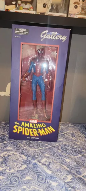 Diamond Select Toys Marvel Gallery The Amazing Spider-Man PVC Figure